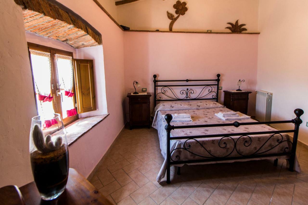 Le Dame Del Borgo Lägenhet Sassetta Exteriör bild