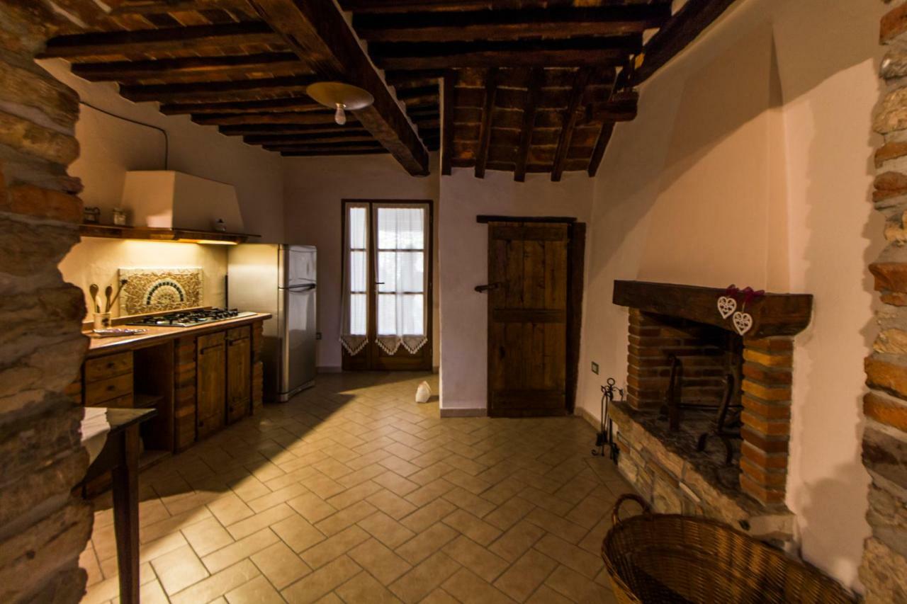 Le Dame Del Borgo Lägenhet Sassetta Exteriör bild