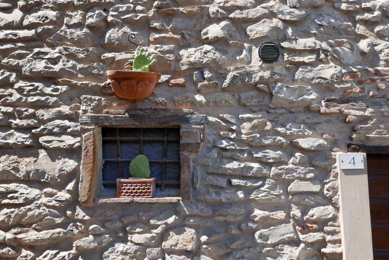 Le Dame Del Borgo Lägenhet Sassetta Exteriör bild